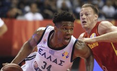 开云体育平台APP-包含加拿大男篮完胜日本男篮，欧文惊艳世界的词条