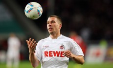 开云体育在线-伊布之夜，F1年度争冠战场的另类最佳车手