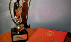 开云体育下载-包含狂揽个人荣誉，球员豪夺MVP称号的词条