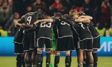 开云体育-包含尤文图斯客场失利阿贾克斯，罗纳尔多助攻独中一球的词条