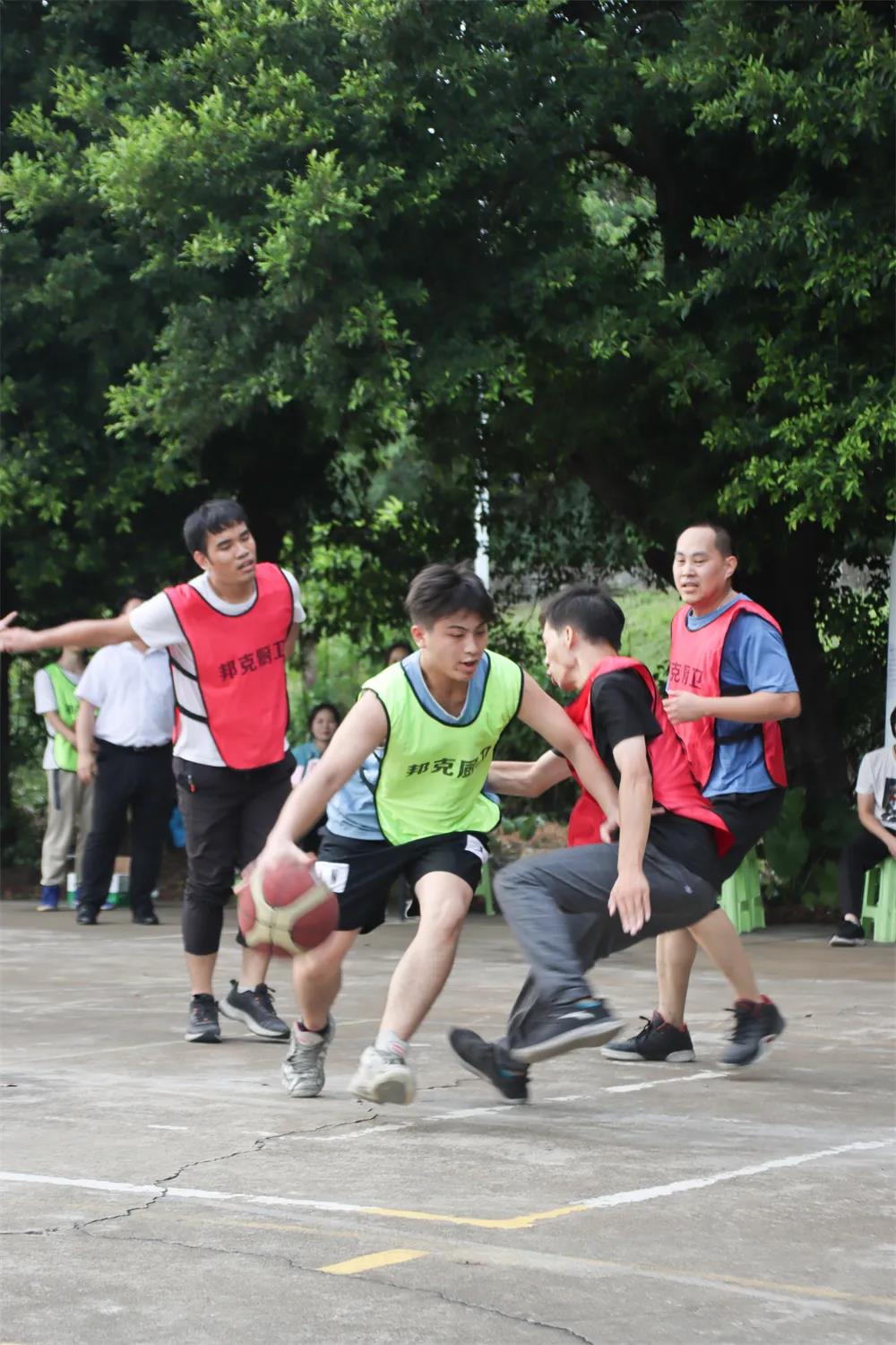 关于全球篮球爱好者在线观看白热化比赛的信息 关于全球篮球爱好者在线观看白热化比赛的信息