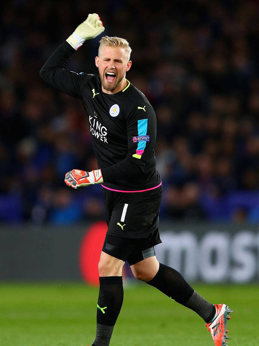 关于莱斯特城后卫因受伤休战，球队换帅应对挑战的信息