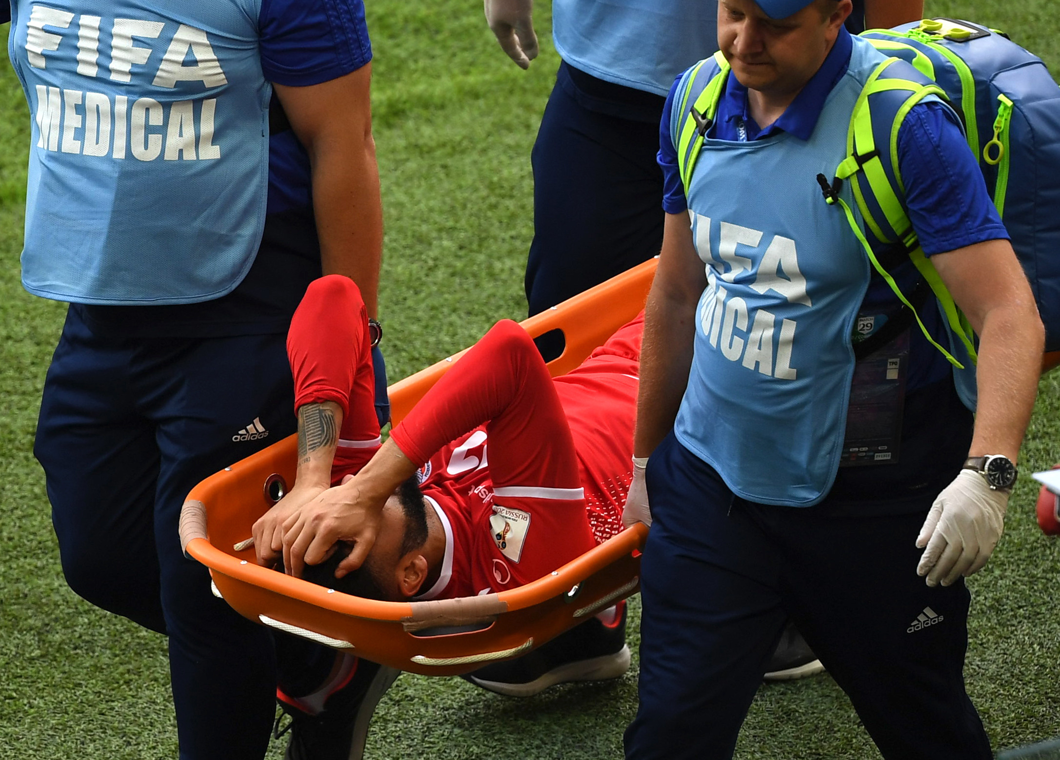 比赛中受伤的重要球员频繁下场,对球队影响极大的简单介绍 比赛中受伤的重要球员频繁下场,对球队影响极大的简单介绍