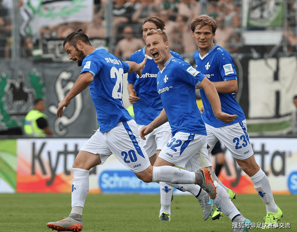 包含挪威球队客场战胜对手，晋级四强的词条