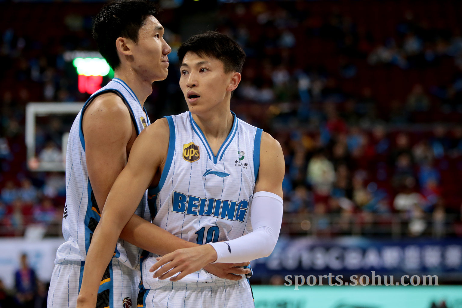 北京首钢主场大捷,雄风再起 北京首钢主场大捷,雄风再起