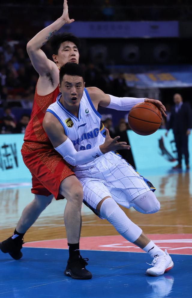 北京首钢主场大捷,雄风再起 北京首钢主场大捷,雄风再起