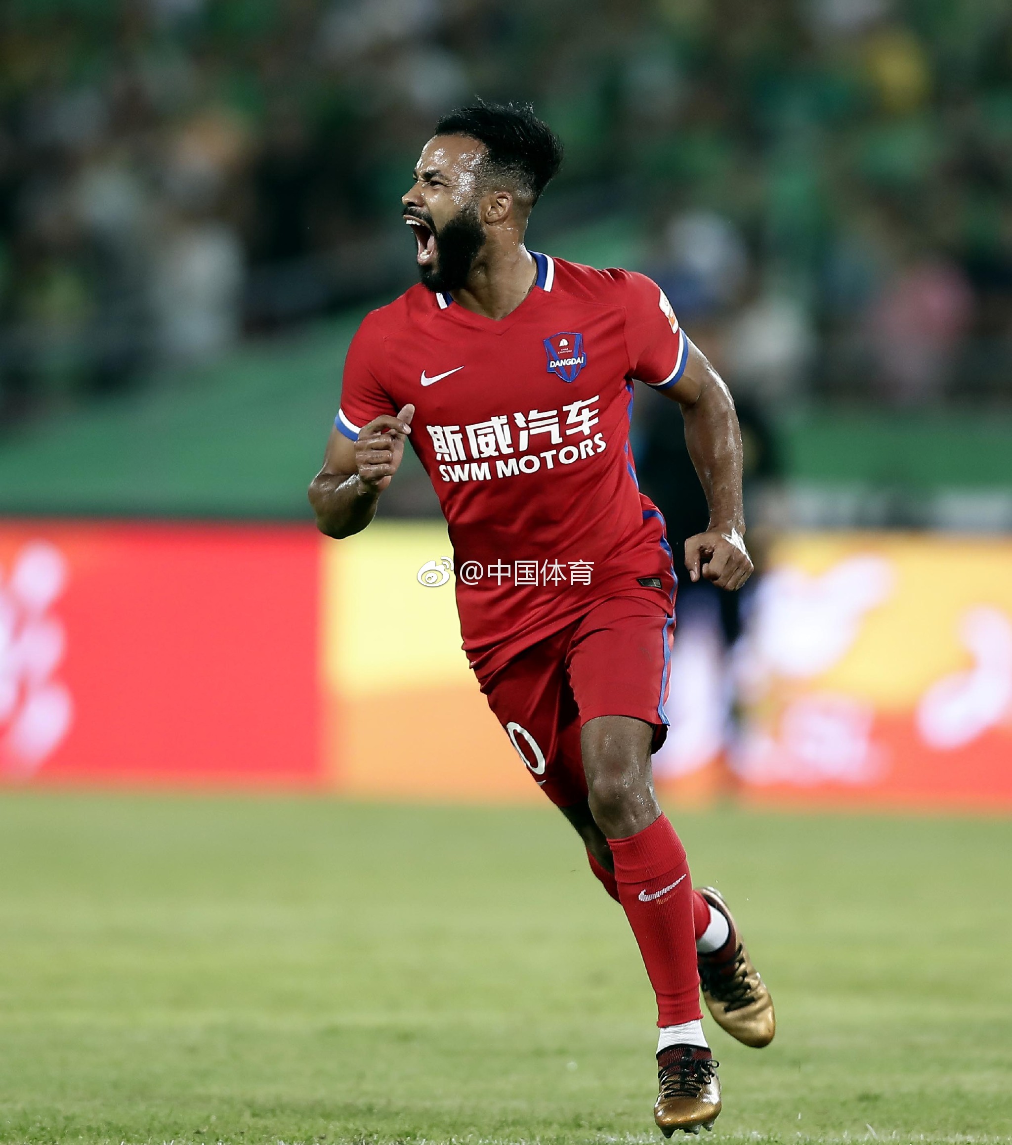 包含国安客场击败重庆，坚守中超联赛榜首的词条