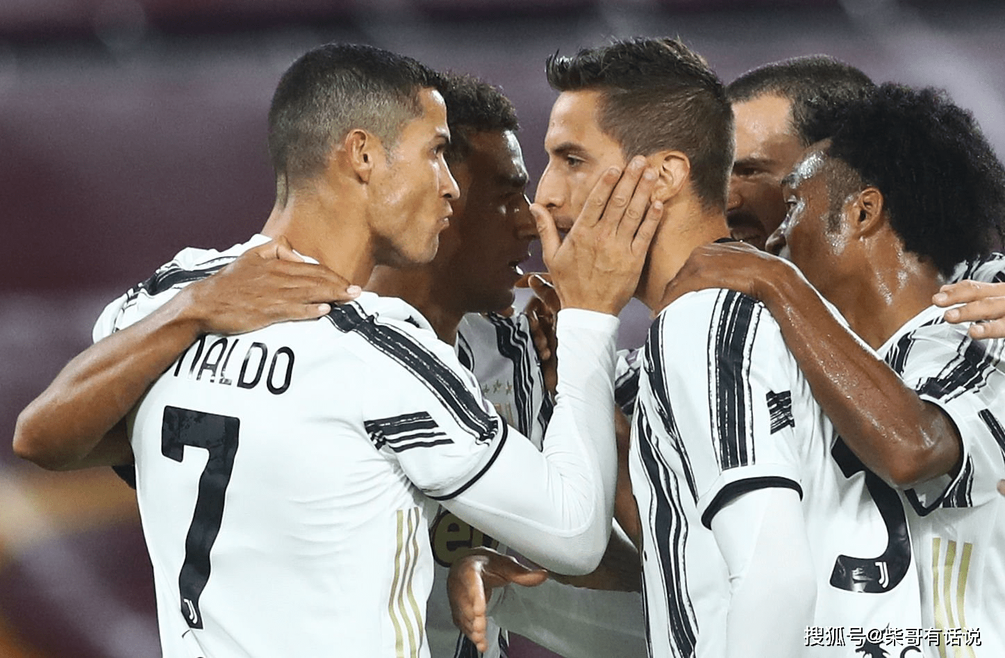 尤文碾压塞维利亚，萨拉赫状态火热的简单介绍