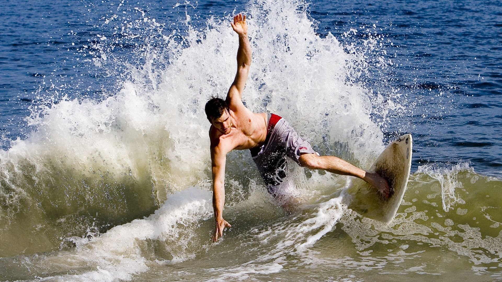 马丁内利闪耀全场,德国队战术压制澳大利亚