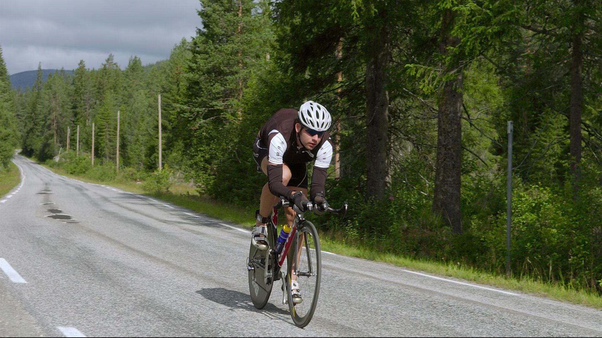 当足球撞破次元壁，国际米兰终结马里，奥亚尔萨瓦尔却在NBA总决赛接管比赛