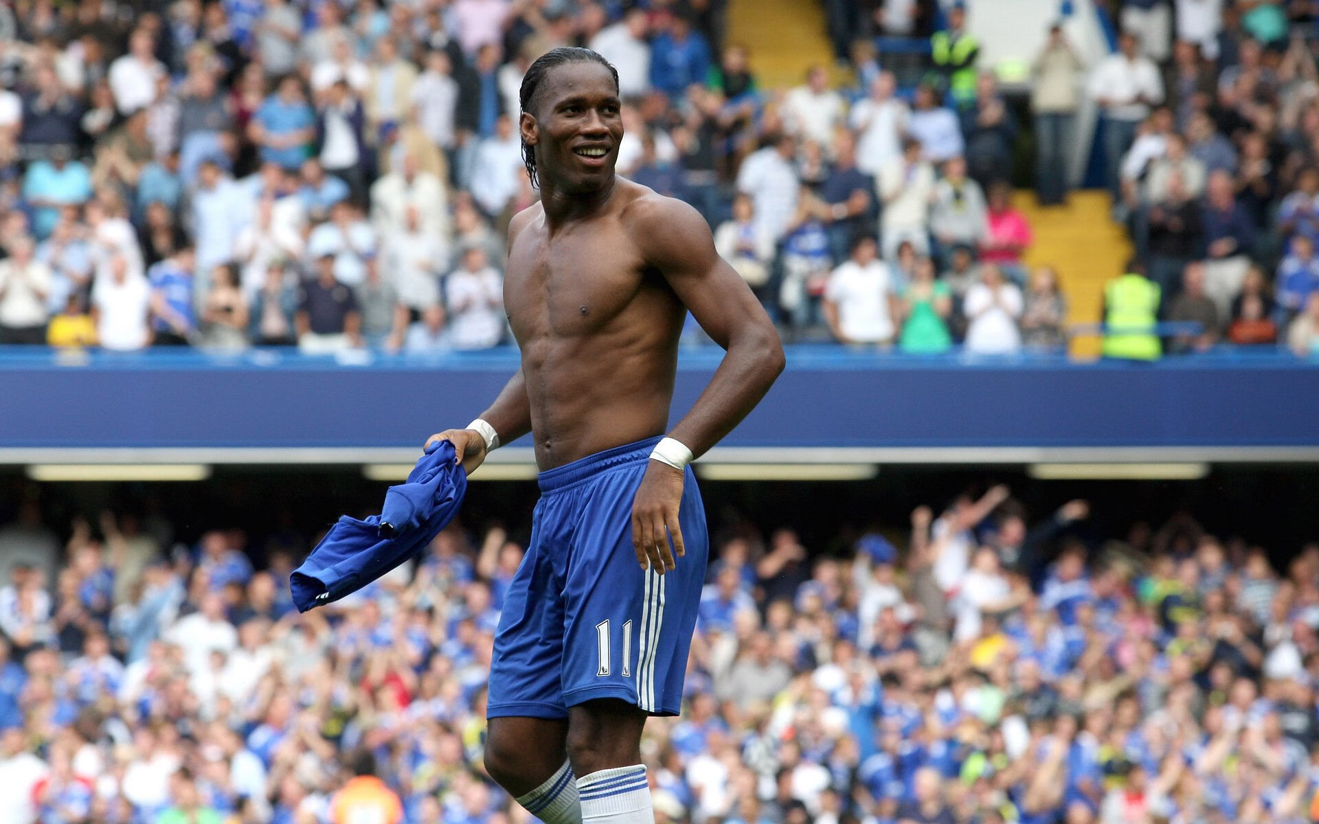 深圳队血拼雄鹿，福克斯成为关键先生